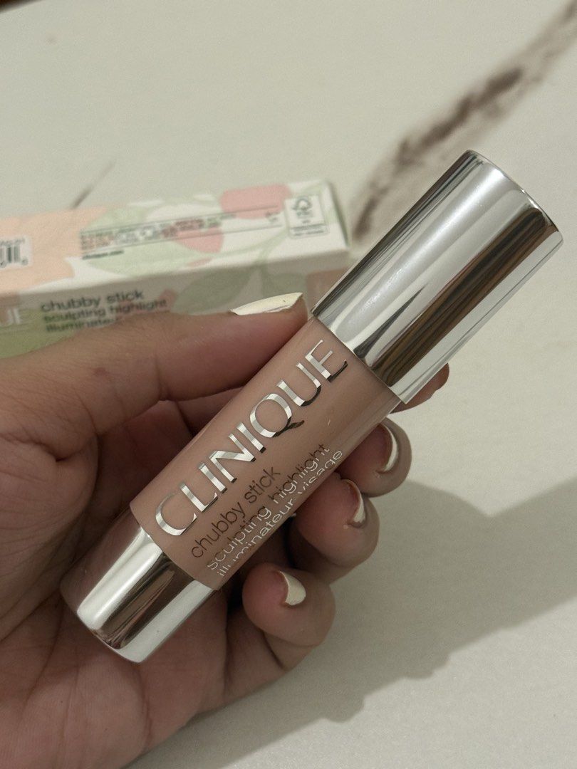 Clinique chubby stick sculpting highlight - hefty highlight (Category: Makeup) located in Quezon City. Submitted by quirksandcurls (Listing ID 1461497625, Image 3). Description: .