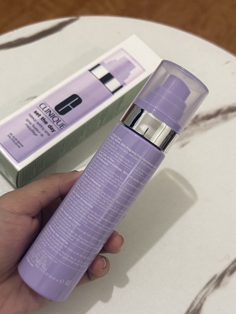 Clinique set the day makeup setting spray (Category: Makeup) located in Quezon City. Submitted by quirksandcurls (Listing ID 1461494967, Image 3). Description: .