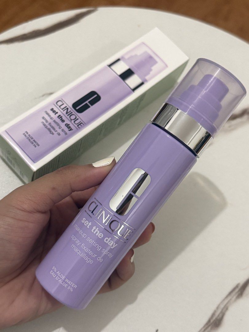 Clinique set the day makeup setting spray (Category: Makeup) located in Quezon City. Submitted by quirksandcurls (Listing ID 1461494967, Image 2). Description: .