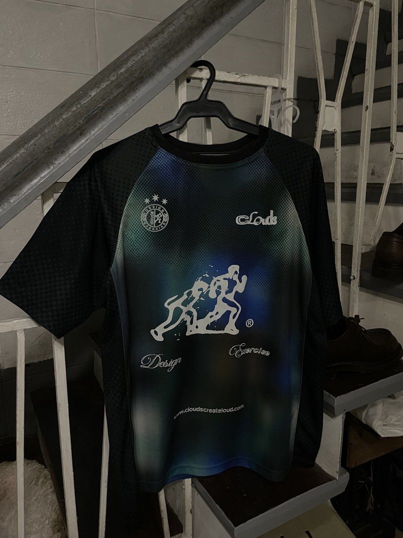 Clouds "Design Exercise" Drifit (Category: Tshirts & Polo Shirts ) located in Makati City. Submitted by muhill (Listing ID 1461510194, Image 1). Description: PHP 1,200 (srp 1,500) - GOOD AS NEW - no issues - color rate 10/10 - no print cracks see pictures - gcash or COD - makati area - dm for more deets.