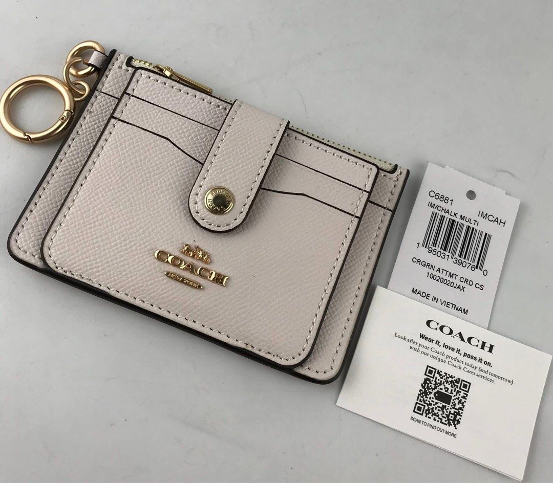 Coach Attachment Card Case (Category: Wallets & Card holders) located in Binan City. Submitted by pinkykeenshop (Listing ID 1461444496, Image 3). Description: .