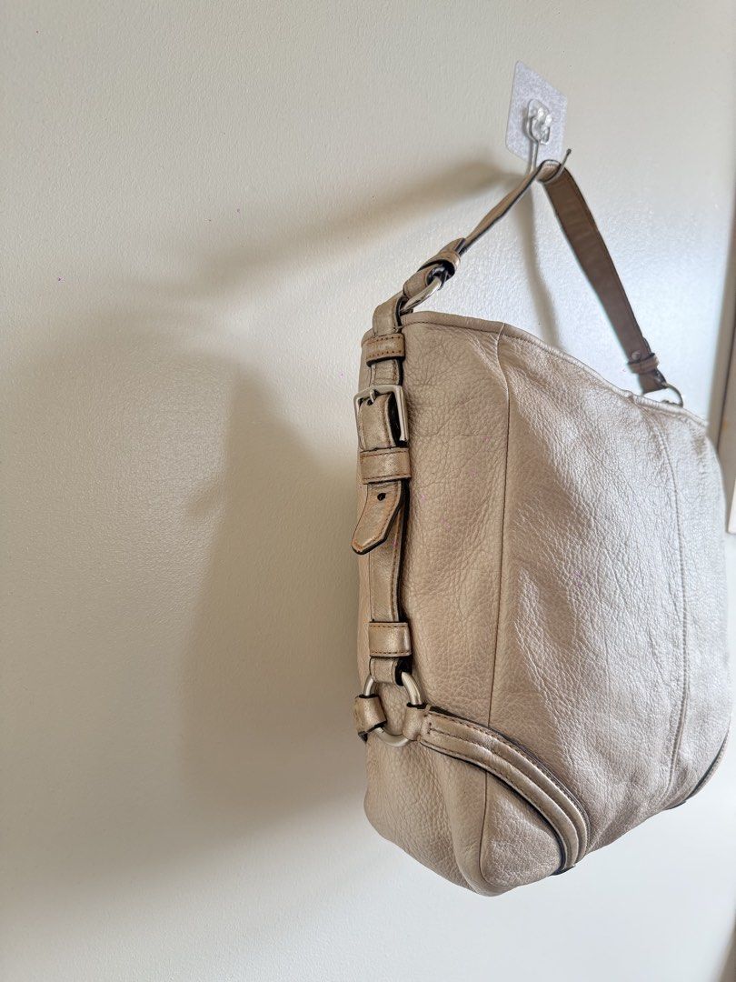 COACH CHELSEA METALLIC LEATHER SHOULDER BAG (Category: Luxury Bags & Wallets) located in Davao. Submitted by hirondelle.ph (Listing ID 1461484849, Image 2). Description: 🧺AVAILABLE🧺 COACH CHELSEA METALLIC LEATHER SHOULDER BAG Mine: 2000 - With minimal signs of use and no hangtag - No return / No exchange -Please zoom in for better reference Hirondellè is not affiliated with the brand featured, all rights reserved to the owners 🤍.