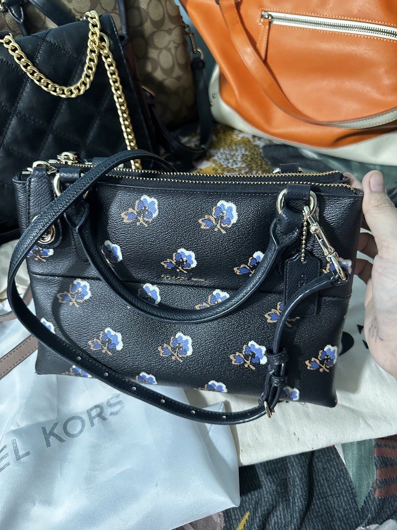 💯 authentic Coach mini Borough blue floral print (Category: Shoulder Bags) located in Cavite. Submitted by chicfinds.slay (Listing ID 1461559856, Image 2). Description: ✨feel free to message me im hearing offers and for more details of the bag ✨like new condition /minimal flaws like unnoticeable hairlines on its hardware which is common and normal when used ✨💯authentic ✨w/dustbag ✨clean & sanitized ✨crossbody/dual tophandle .