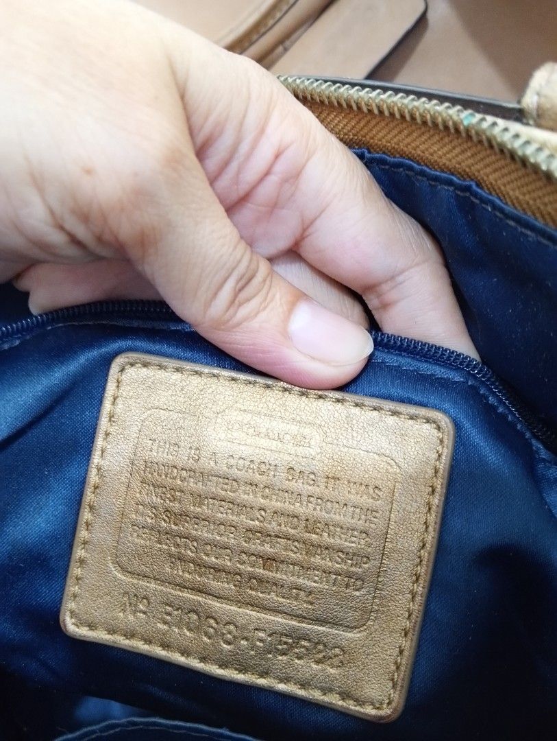 Coach patchwork (Category: Shoulder Bags) located in Roxas City. Submitted by leeeryue (Listing ID 1461379829, Image 2). Description: coach patchwork has minimal rubs sa corners, needs clean or wash.