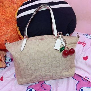 (Category: ) located in . Submitted by ikay_bee (Listing ID 1461534660, Image 1). Description: .