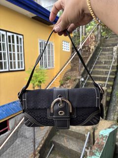 (Category: ) located in . Submitted by jhon32closetfinds (Listing ID 1461324642, Image 1). Description: .