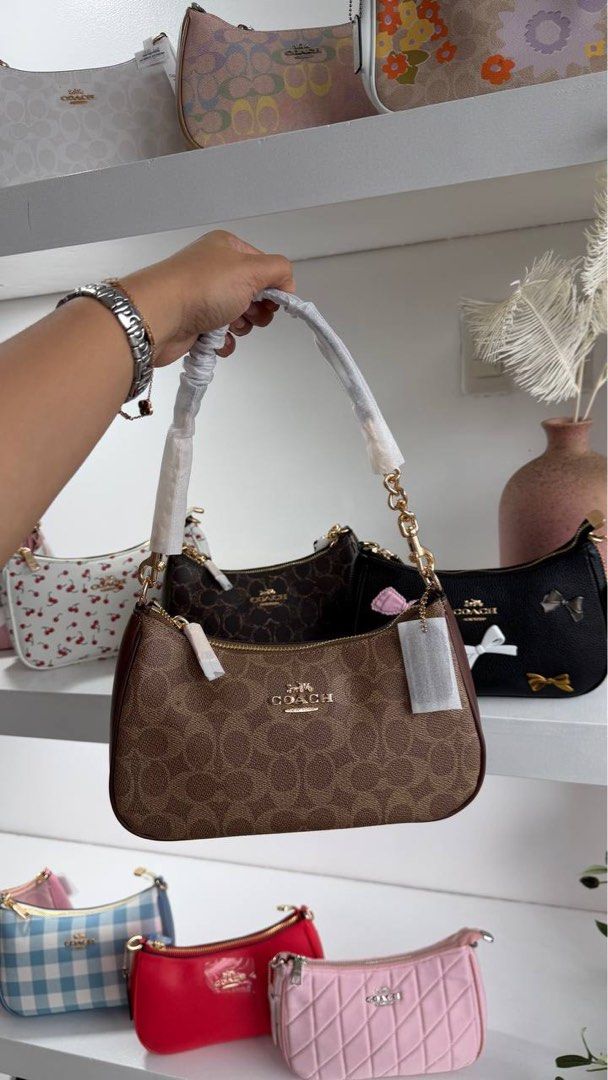 Coach Teri (Category: Shoulder Bags) located in Binan City. Submitted by pinkykeenshop (Listing ID 1461471596, Image 1). Description: .