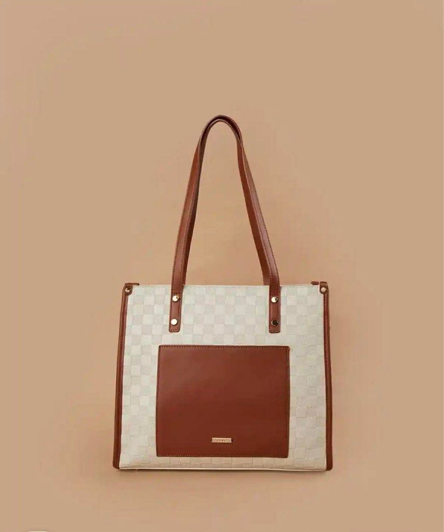 Code by lifestyle UAE brand textured shoulder bag (Category: Shoulder Bags) located in Mandaluyong City. Submitted by splashfashion.ph (Listing ID 1461382465, Image 1). Description: .