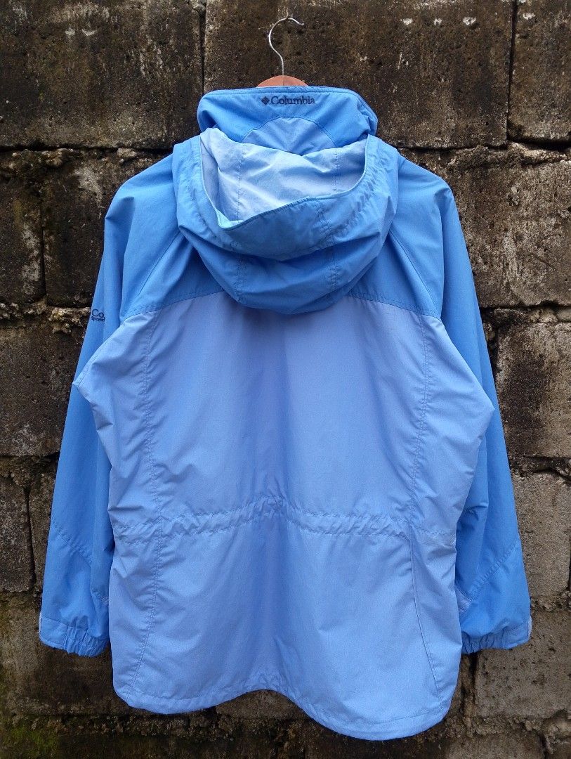 Columbia Core Interchange Jacket (Category: Coats, Jackets and Outerwear) located in Baliuag. Submitted by retrovault83 (Listing ID 1461551305, Image 2). Description: ✨ Condition: 9.5–10/10 (Preloved, Ready to Wear) 📍 Location: Baliuag, Bulacan Size: Large Dimes: W 24 x L 29-30 🇺🇸 American Outdoor Brand (Columbia Sportswear Company) Model: Core Interchange Waterproof Hooded Jacket / Parka ✅ No holes, no stains, no flaws! 🏷️ Columbia Sportswea