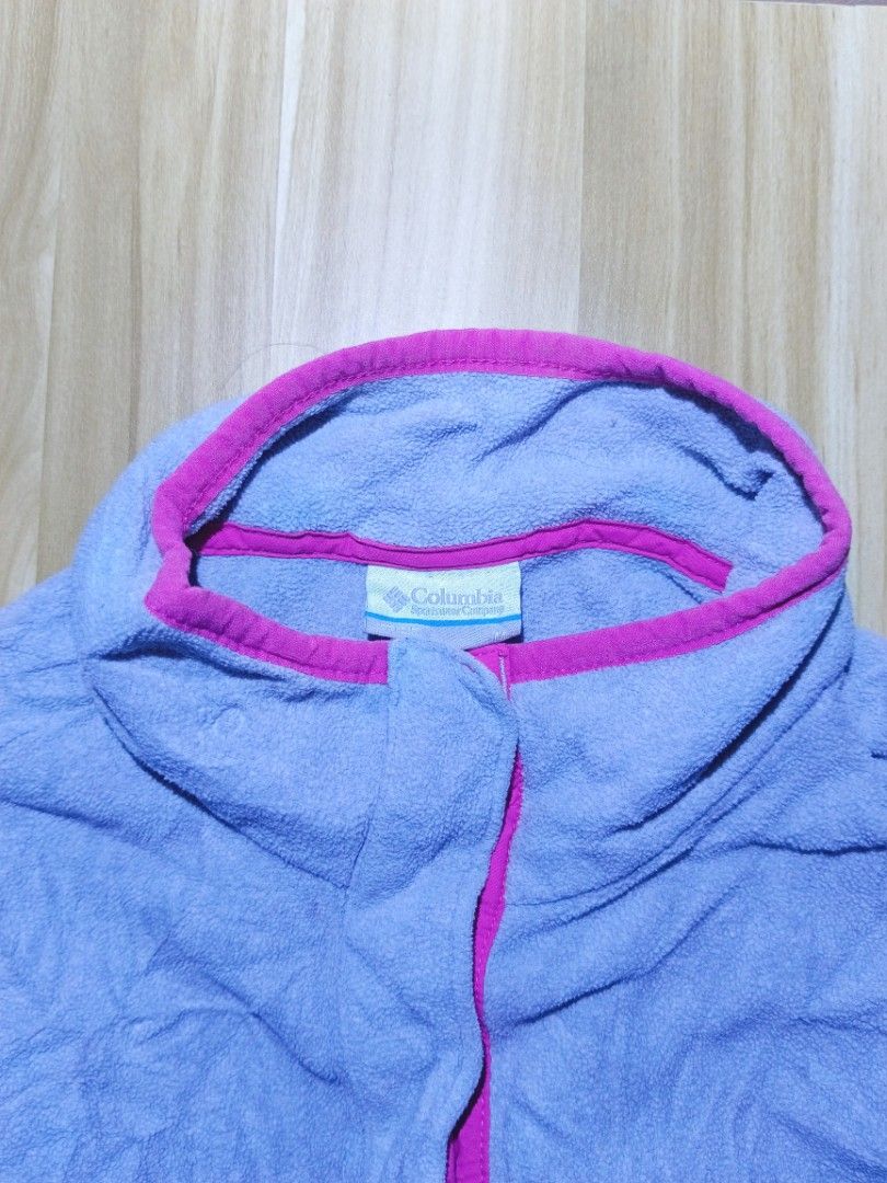 Columbia Fleece Pullover Jacket Pink Trim (Category: Luxury Apparel) located in Bayambang. Submitted by meowww1819 (Listing ID 1461389779, Image 3). Description: - Columbia fleece pullover - Color: Grey and dark grey - Pink trim on collar, placket, and hem - Quarter-snap button closure - Perfect for layering or standalone wear - Comfortable and warm material 💌 DM me for more info.