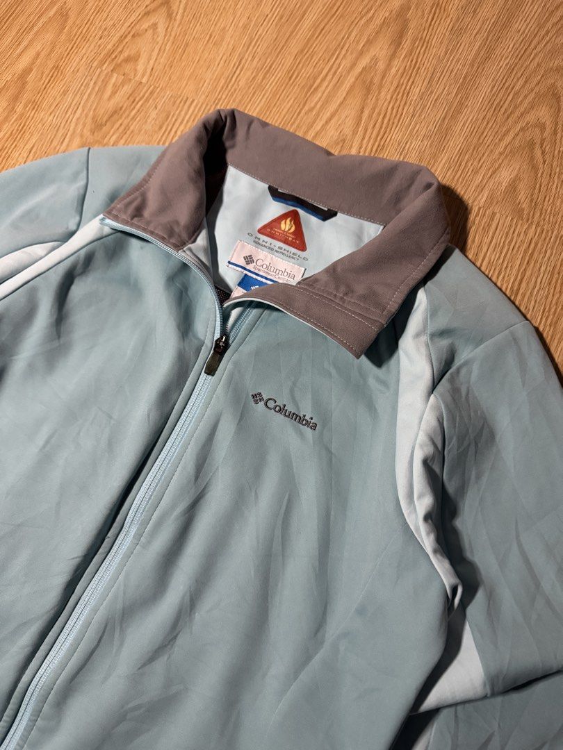 Columbia Omni-Shield/Heat Jacket (Category: Coats, Jackets and Outerwear) located in Las Pinas. Submitted by southstreetdeals (Listing ID 1461522169, Image 3). Description: Columbia Omni-Shield/Omni-Heat Jacket (Authentic/Legit) •Size Medium On Tag •Width 20 - Inches •Length 26 -Inches •Color rate 9.5/10 •Issue None •Like New Condition.