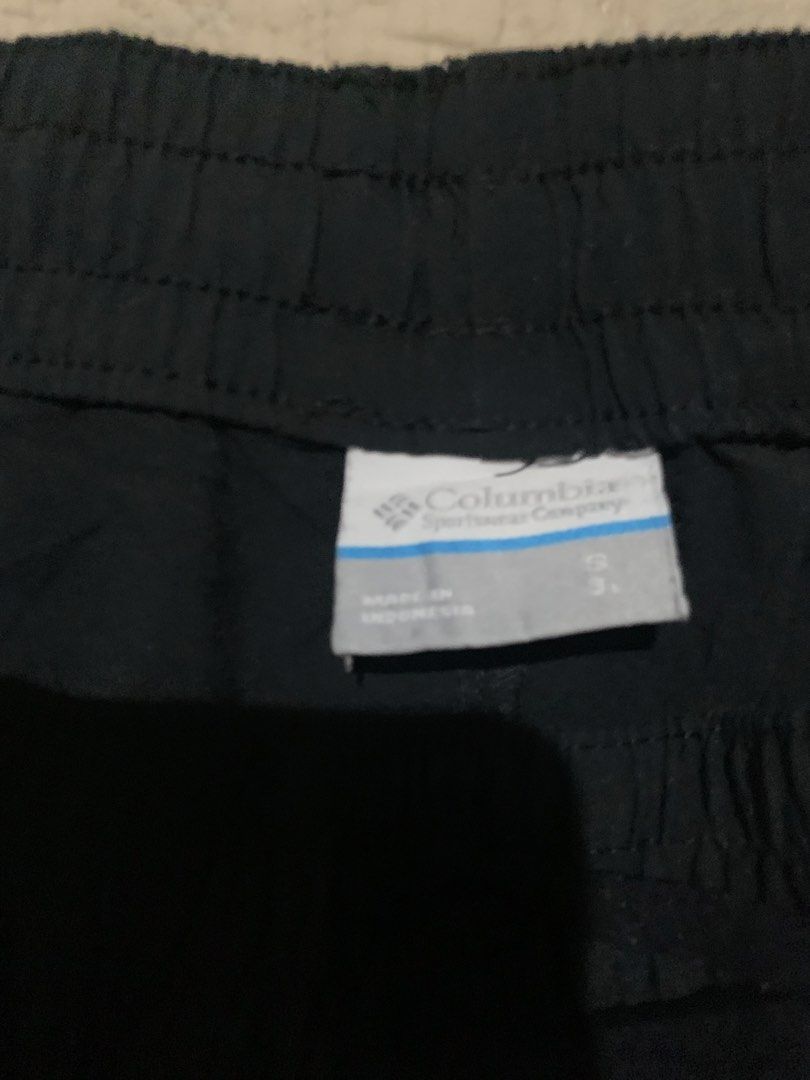 Columbia short (Category: Shorts) located in Manila. Submitted by spaceshop12345 (Listing ID 1461466950, Image 2). Description: .