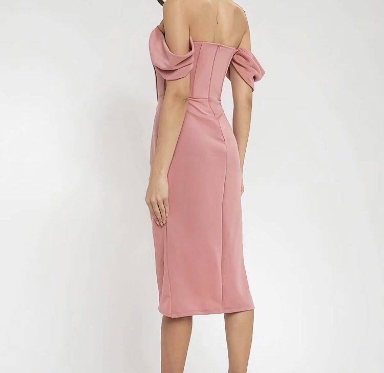Corset Design Off-Shoulder Midi Dress (Category: Dresses) located in Caloocan City. Submitted by _happeeshop (Listing ID 1461499389, Image 2). Description: - Cute corset design midi dress - Off-shoulder style - Tulip hem with a stylish slit - Ideal for parties or date nights - Available in nude -medium size -once used (world teacher’s day party) -good as new -bought in TikTok shop check last pic.