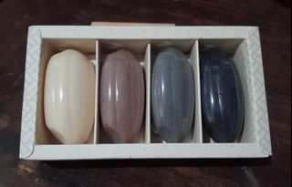 (Category: ) located in . Submitted by YSL80022 (Listing ID 1461473017, Image 1). Description: .