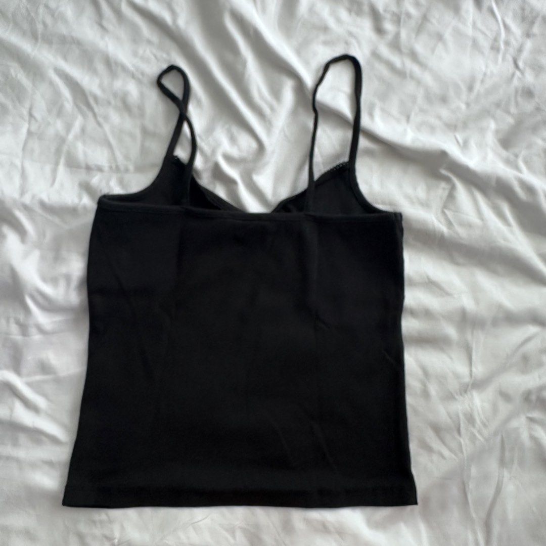 Cotton On Black Tank Top (Category: Sleeveless) located in Davao. Submitted by 1lesslonelyg1rl (Listing ID 1461344062, Image 3). Description: .