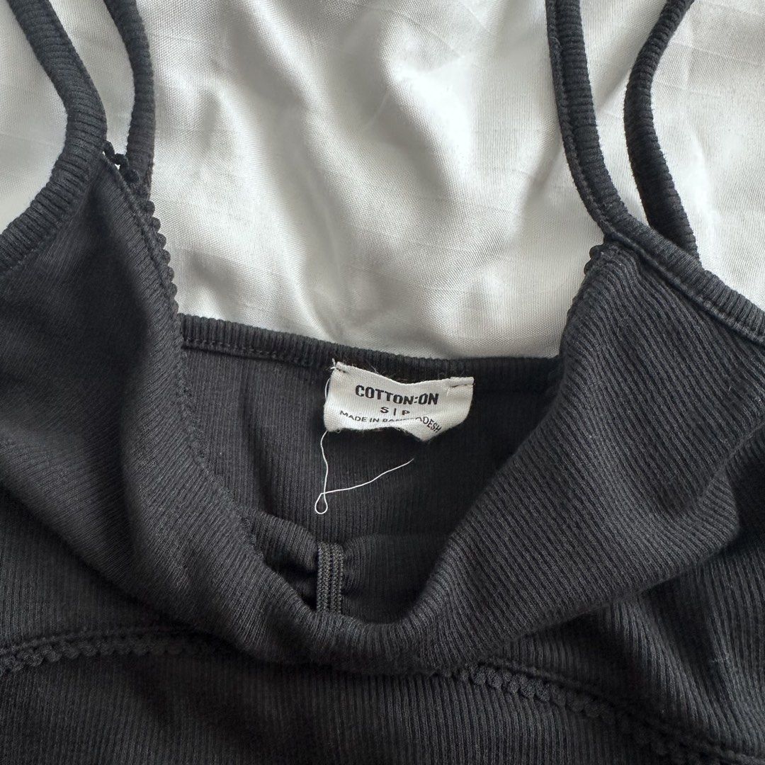 Cotton On Black Tank Top (Category: Sleeveless) located in Davao. Submitted by 1lesslonelyg1rl (Listing ID 1461344062, Image 2). Description: .
