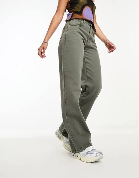Cotton On Loose Straight Jean (Category: Jeans) located in Manila. Submitted by shecuratedit (Listing ID 1461436019, Image 1). Description: - Olive green - Worn once only - RFS: big on me - Bought in Australia .