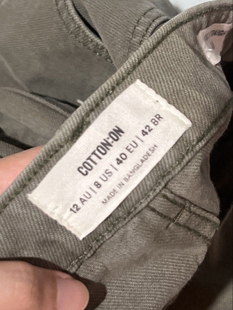 Cotton On Loose Straight Jean (Category: Jeans) located in Manila. Submitted by shecuratedit (Listing ID 1461436019, Image 3). Description: - Olive green - Worn once only - RFS: big on me - Bought in Australia .
