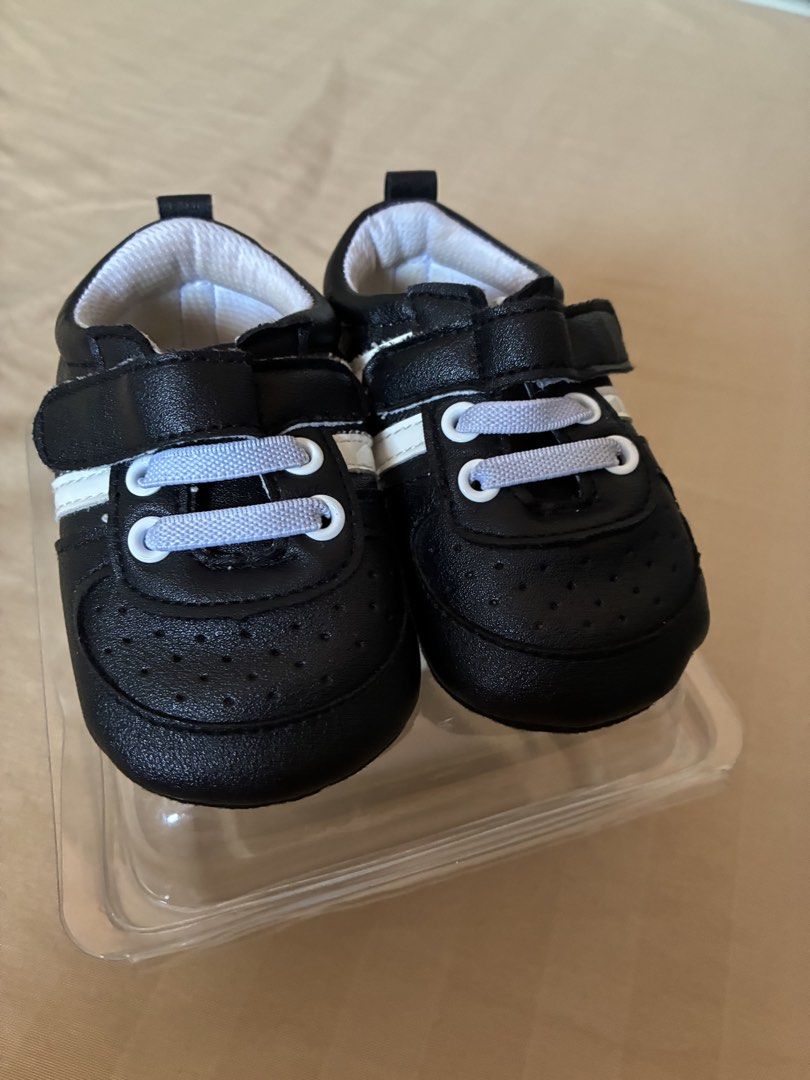 CRIB COUTURE SHOES SIZE 21 (Category: Babies & Kids Fashion) located in Manila. Submitted by idaalarcon (Listing ID 1461414433, Image 1). Description: Crib Couture Shoes Used and outgrown but in good condition Size 21 Pick up in Makati.