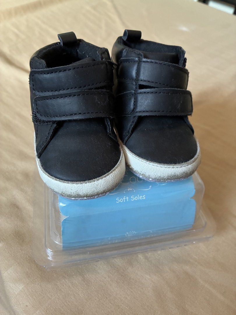 CRIB COUTURE SHOES SIZE 21 (Category: Babies & Kids Fashion) located in Manila. Submitted by idaalarcon (Listing ID 1461414715, Image 1). Description: Crib Couture Shoes Used and outgrown but in good condition Size 21 Pick up in Makati.