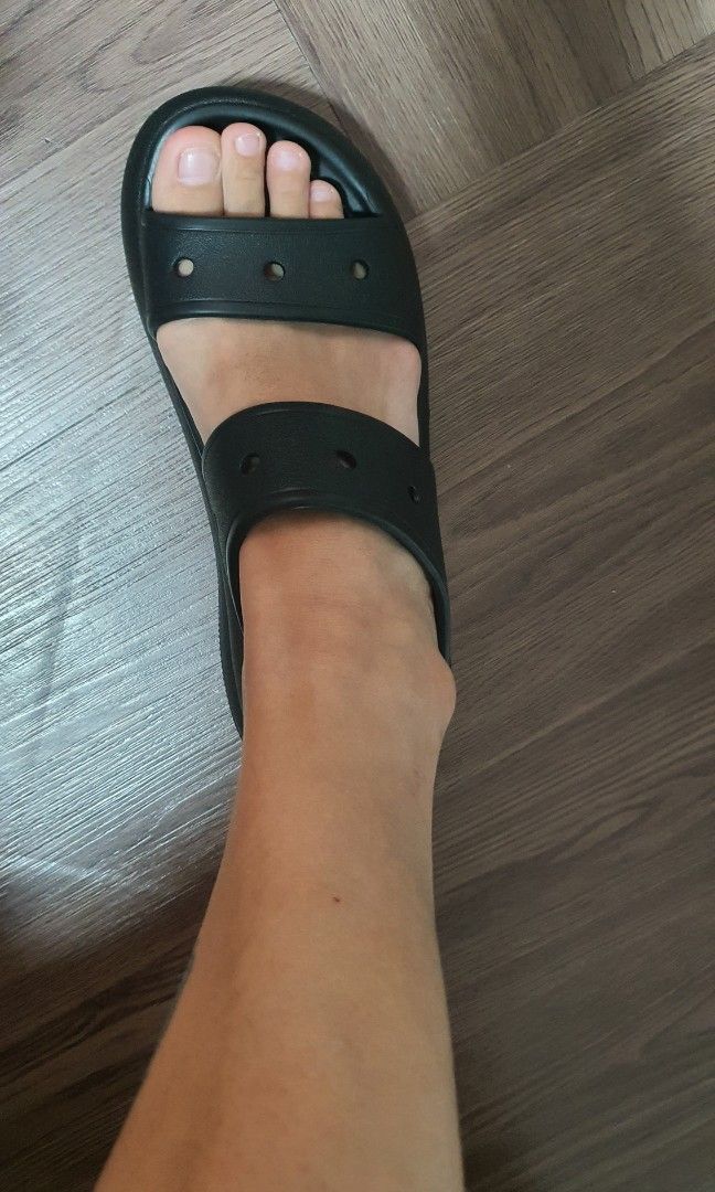 Crocs Crush Sandal (Category: Wedges) located in Manila. Submitted by sashikibuta (Listing ID 1461446277, Image 2). Description: w6 w7 available on hand with eco bag.