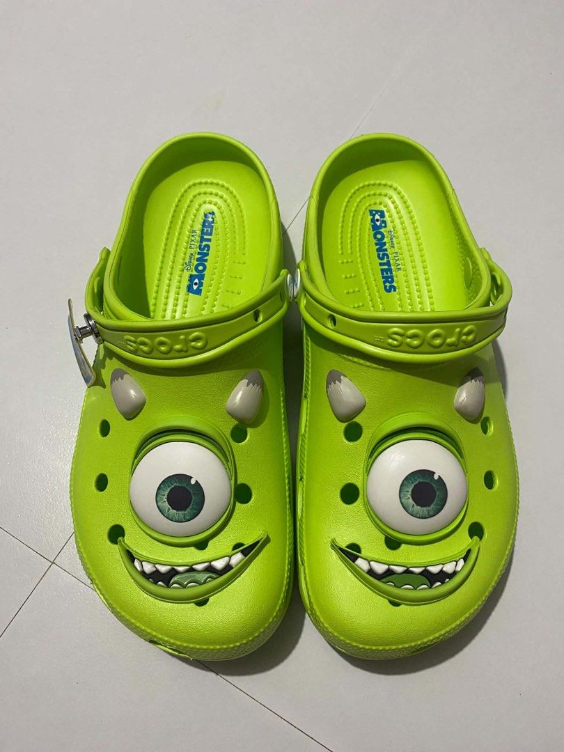 Crocs Mike Wazowski (Category: Casual Shoes) located in Quezon City. Submitted by sangabrielaleksandra (Listing ID 1461526360, Image 3). Description: FS: Crocs Mike Wazowski Authentic: Size 10 M 12 W RFS: di naman nagagamit.