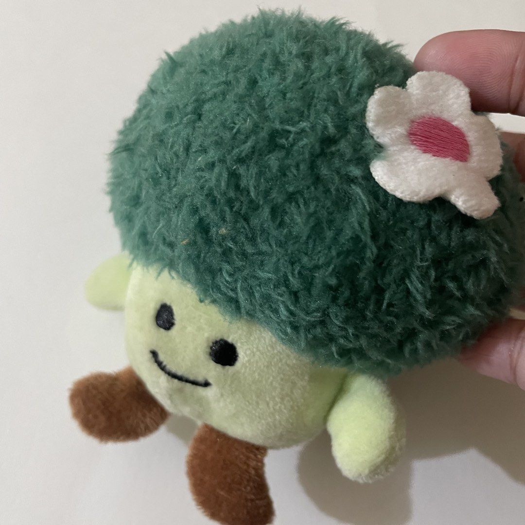 Cute Broccoli Keychain Plush (Category: Plushies & Soft Toys) located in Butuan. Submitted by paperlueur (Listing ID 1461436799, Image 2). Description: .