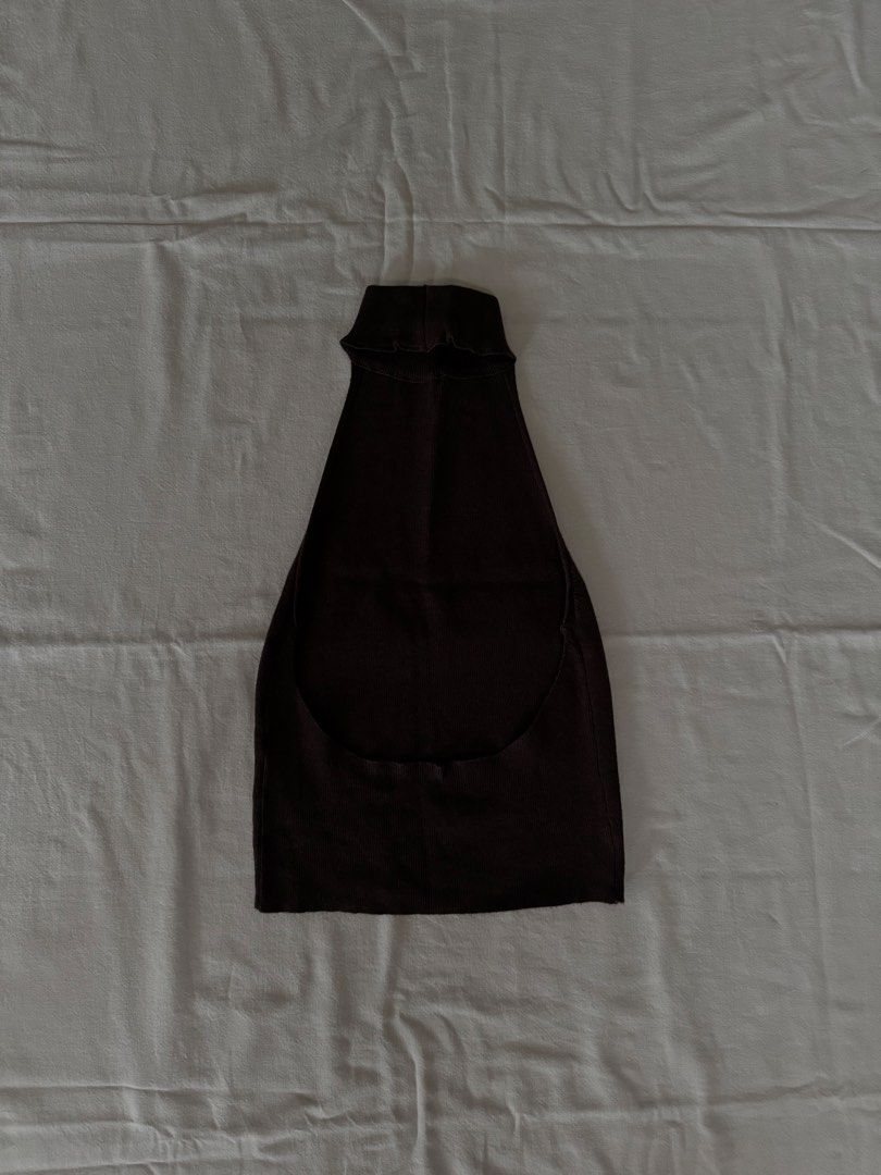 Dark Brown Halter Neck Top (Category: Sleeveless) located in Paranaque City. Submitted by summerscabinet (Listing ID 1461431449, Image 2). Description: .