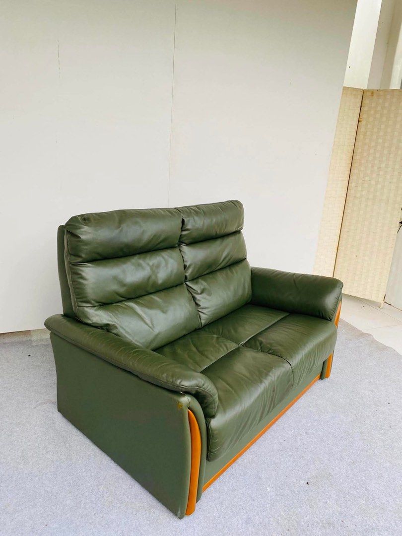 DARK GREEN LEATHER SOFA (Category: Sofas) located in Manila. Submitted by jerichocal17856 (Listing ID 1461430785, Image 3). Description: “JAPAN SURPLUS” DARK GREEN LEATHER SOFA SIZE: 51L” x 31W” x 17W” x 31H” inches (AS-IS ITEM) IN GOOD CONDITION.