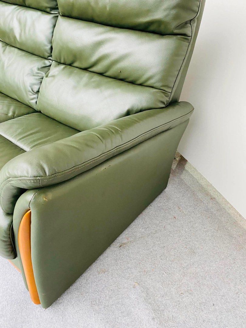 DARK GREEN LEATHER SOFA (Category: Sofas) located in Manila. Submitted by jerichocal17856 (Listing ID 1461430785, Image 2). Description: “JAPAN SURPLUS” DARK GREEN LEATHER SOFA SIZE: 51L” x 31W” x 17W” x 31H” inches (AS-IS ITEM) IN GOOD CONDITION.