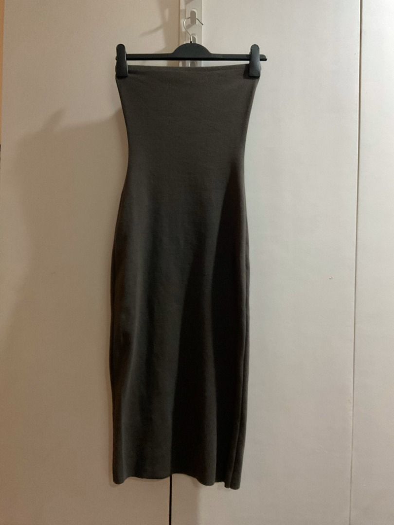 Dark Grey Bodycon Dress (Category: Dresses) located in Pasig City. Submitted by kachoww. (Listing ID 1461500339, Image 2). Description: Can fit s-m 💸 MoP: Maribank transfer.