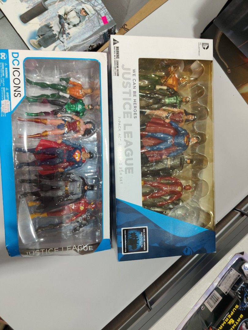 DC Comic sets (Category: Figurines & Statues) located in Kuala Lumpur. Submitted by jee_29 (Listing ID 1461511086, Image 1). Description: .