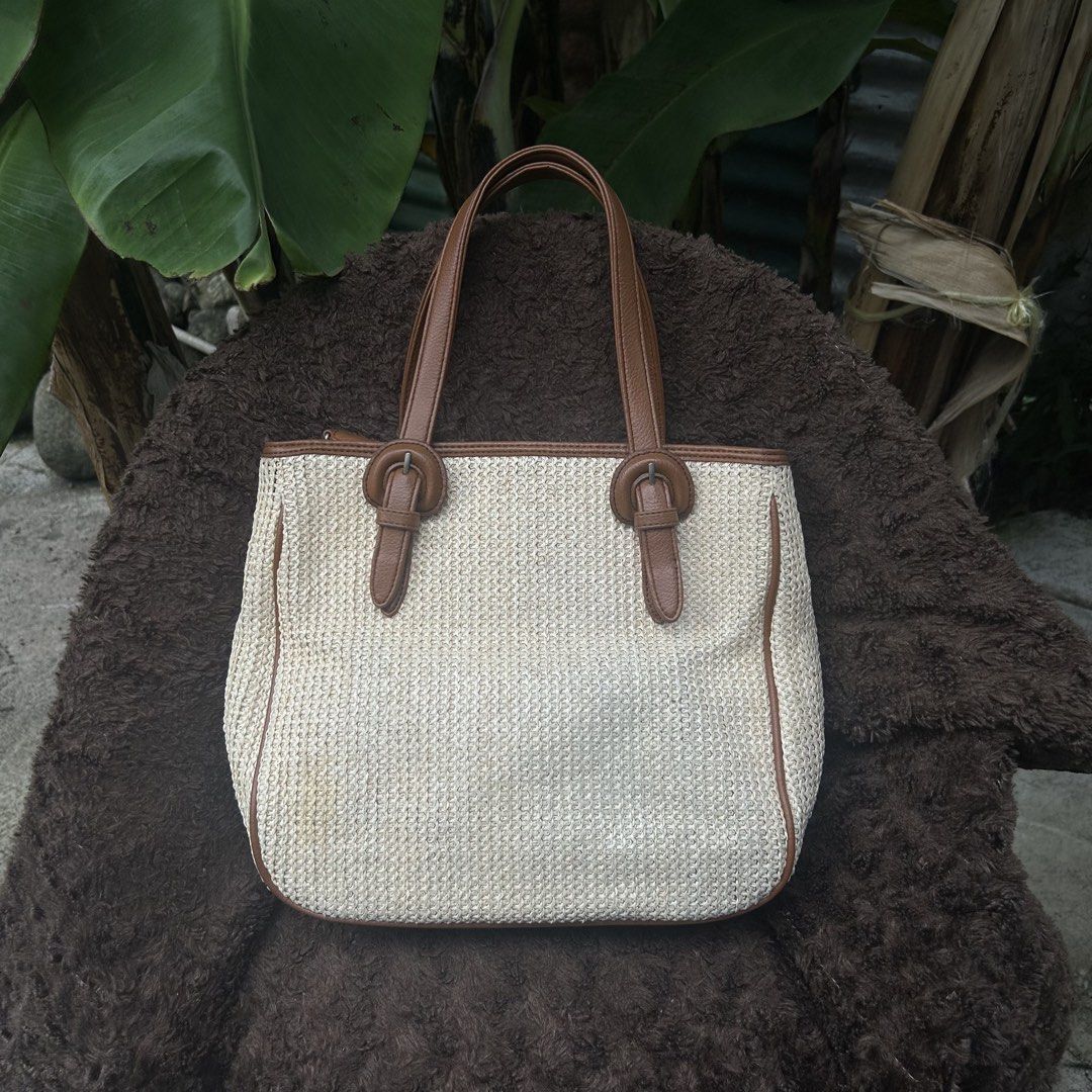 Dedee Native Style Handbag (Category: Shoulder Bags) located in Naga. Submitted by helloitsk20594 (Listing ID 1461378371, Image 1). Description: DEDEE 🏷️ 𝙈𝙄𝙉𝙀: ₱500 𝑪𝒐𝒏𝒅𝒊𝒕𝒊𝒐𝒏: 10/10 condition 𝙄𝙨𝙨𝙪𝙚/𝙨: minimal sign of use 𝘿𝙞𝙢𝙚𝙣𝙨𝙞𝙤𝙣𝙨: 10 x 13 inches ————𝗠𝗨𝗦𝗧 𝗥𝗘𝗔𝗗!———— 📌𝙋𝙡𝙚𝙖𝙨𝙚 𝙧𝙚𝙡𝙮 𝙤𝙣 𝙩𝙖𝙜𝙨 𝙤𝙧 𝙙𝙤 𝙮𝙤𝙪 𝙤𝙬𝙣 𝙧𝙚𝙨𝙚𝙖𝙧𝙘𝙝 📌𝘼𝙪𝙩𝙝𝙚𝙣𝙩𝙞𝙘𝙞𝙩𝙮 𝙣𝙤𝙩 𝙨𝙩𝙖𝙩𝙚𝙙 𝙩𝙤 𝙖𝙫𝙤𝙞𝙙 𝙢�