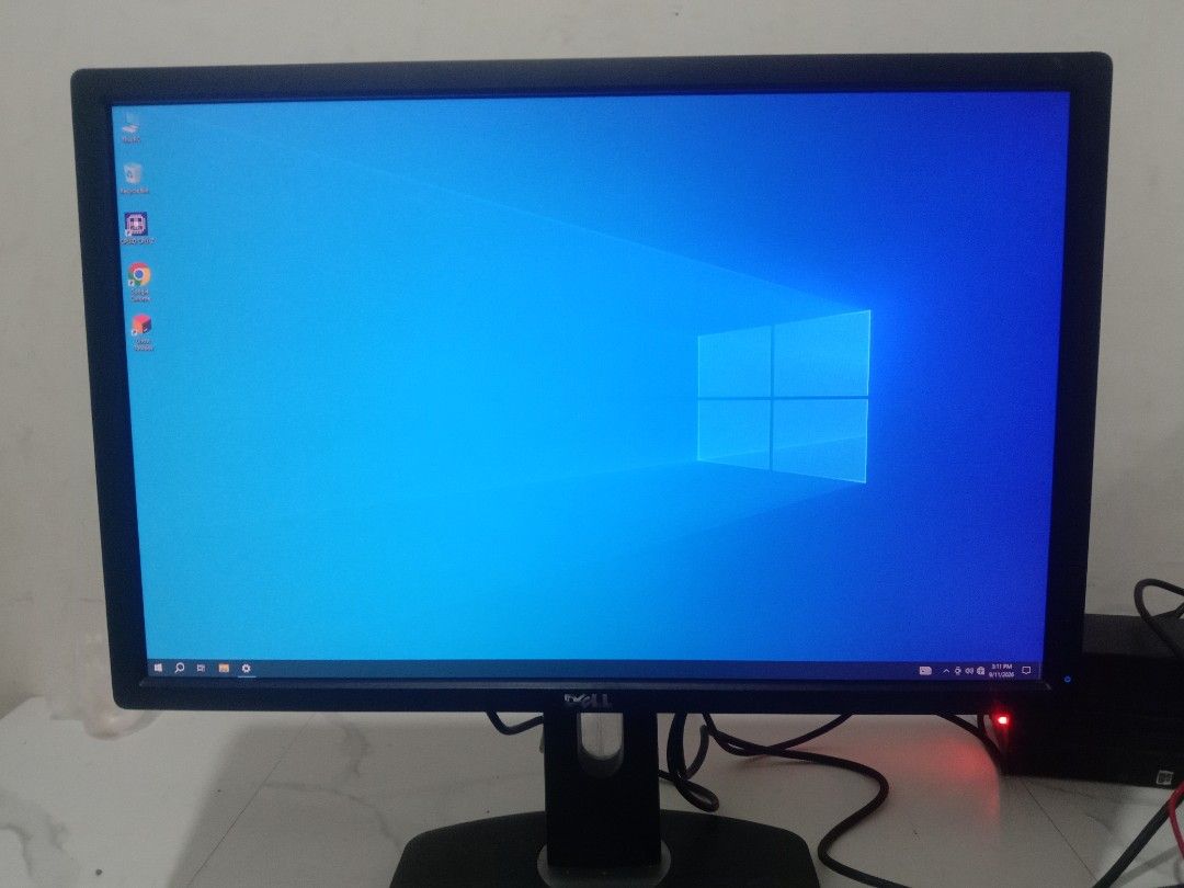 Computer Monitor (Category: Desktops) located in Bulacan. Submitted by romil0704961168 (Listing ID 1461532715, Image 3). Description: - Dell Monitor for Sale - Bright and Clear Screen - Displays Windows Desktop - Ready for Work or Gaming - Feel free to ask questions!.