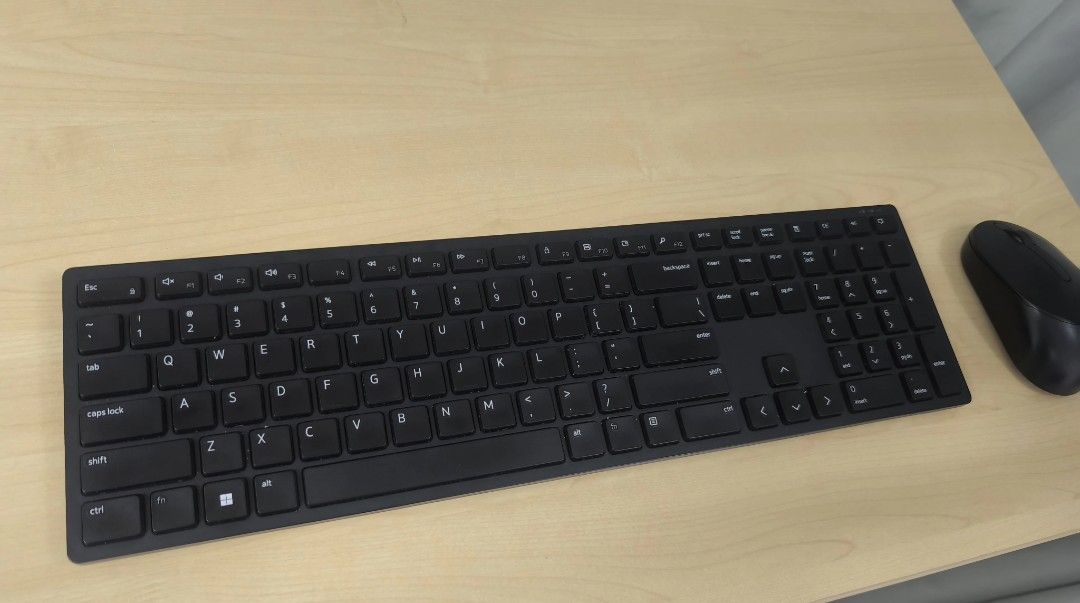 Dell Pro Wireless Keyboard and Mouse Combo KM5221W Black (Category: Computer Keyboard) located in Paranaque City. Submitted by ardie872 (Listing ID 1461532287, Image 1). Description: - Dell Pro Wireless Keyboard and Mouse Combo (Model KM5221W) - Full-size keyboard with dedicated numeric keypad - Wireless connectivity for a clean, organized workspace - battery operated AAA - Sleek black color - Includes both keyboard and mouse - Enhance your produ
