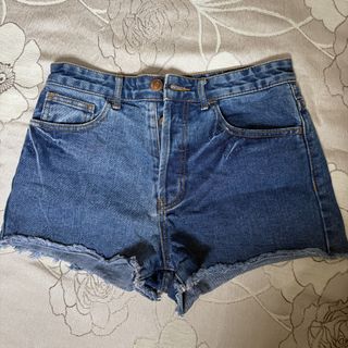 (Category: ) located in . Submitted by miffy256 (Listing ID 1461336387, Image 1). Description: .