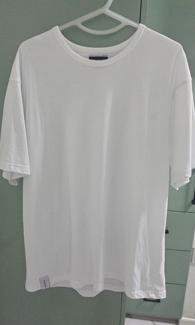 DESCENDANT Tee (Category: Tshirts & Polo Shirts ) located in Navotas City. Submitted by walburst (Listing ID 1461342939, Image 1). Description: Descendant Relaxed Tee Excellent Condition Made in Japan White Size 2: fits medium to large.