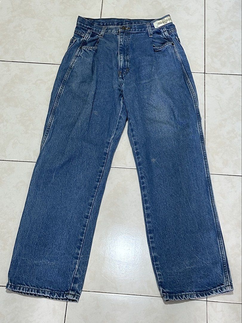 Dickies Blue Denim Jeans (Category: Jeans) located in Manila. Submitted by pachookie (Listing ID 1461353299, Image 2). Description: Altered to Waist: 27in Leg opening: 8in Length: 40 in.