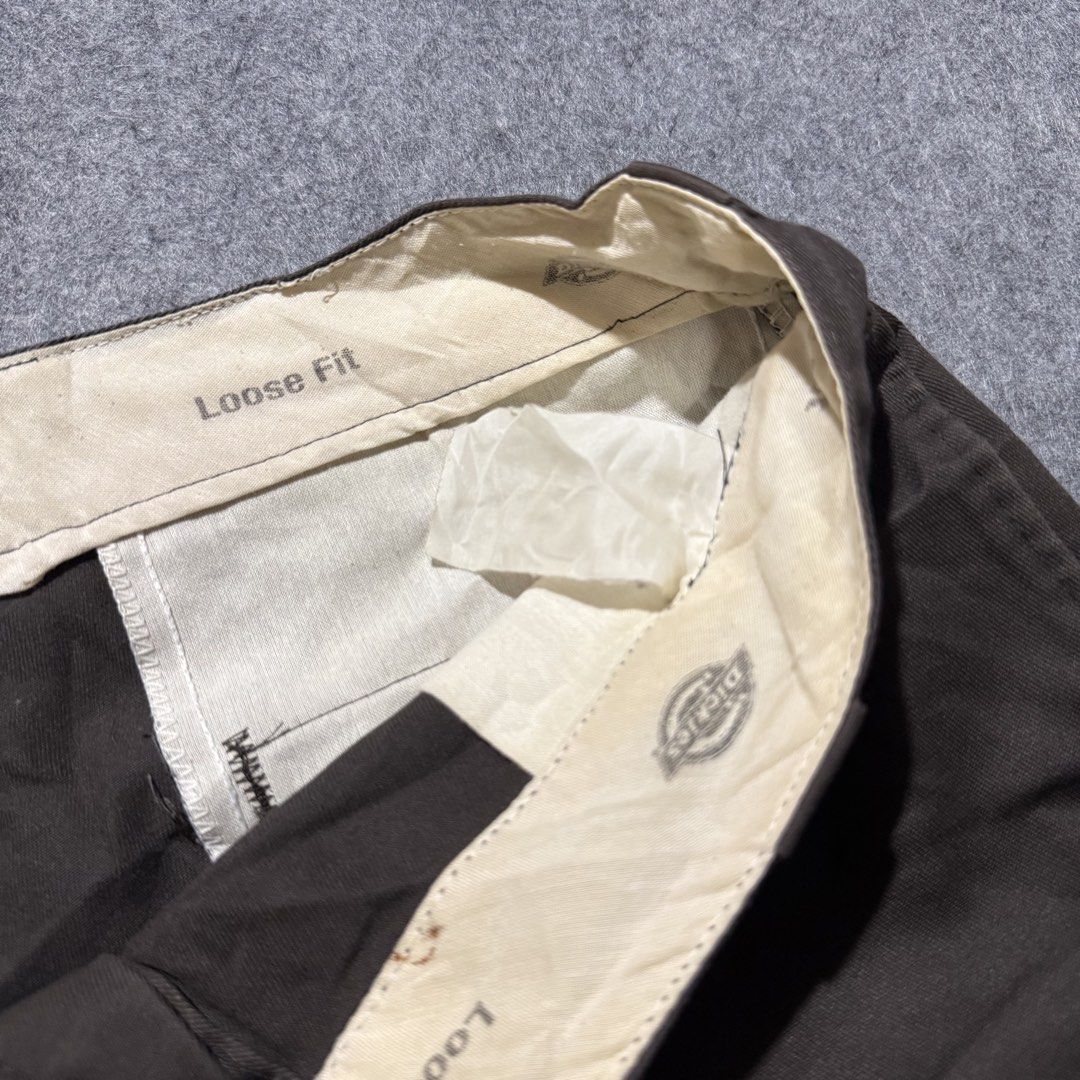 Dickies double patch (Category: Trousers) located in Zamboanga. Submitted by arganhadjula28 (Listing ID 1461534766, Image 3). Description: Waistline 33-34 Length 43 Hem 10 Color choco brown Excellent condition Adjust waistline.