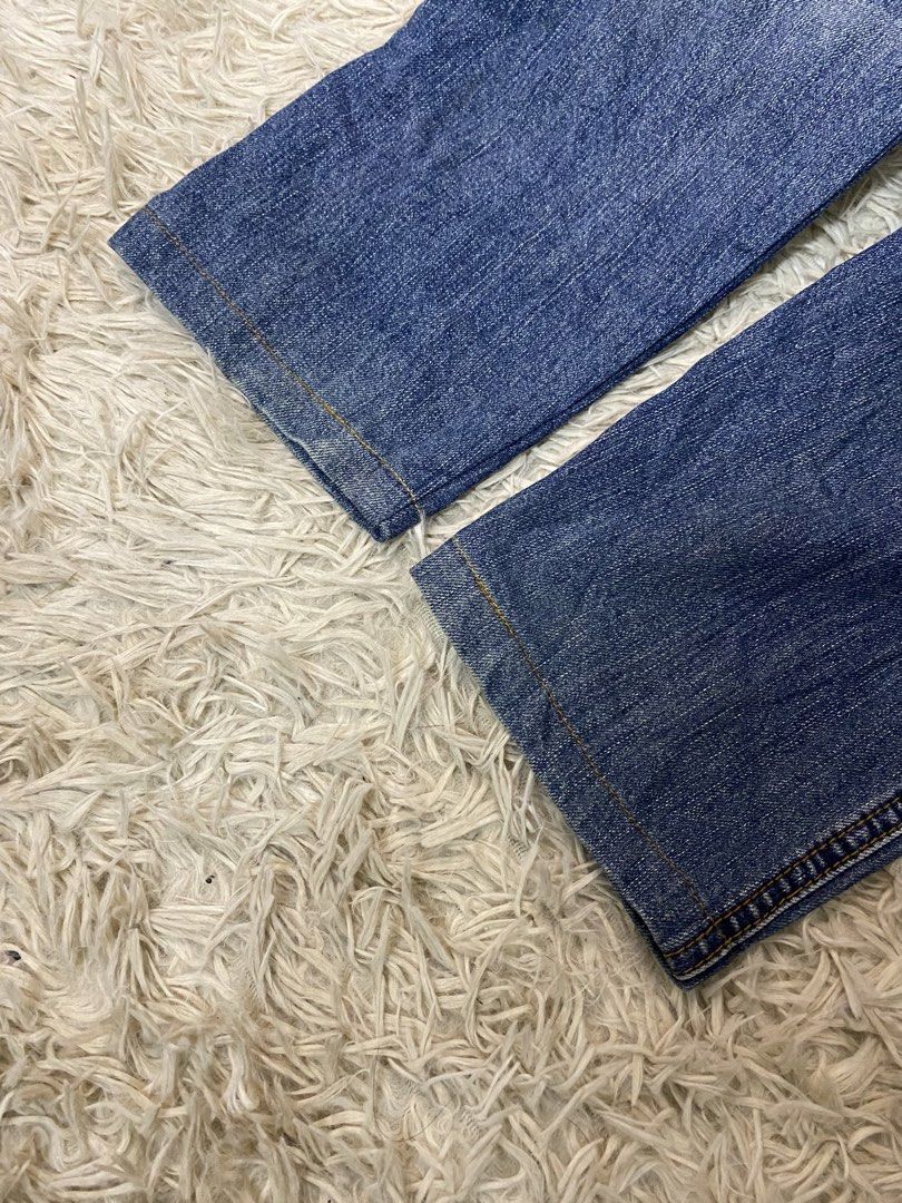 Diesel (Category: Jeans) located in Aurora. Submitted by clarkmelvinthrift21 (Listing ID 1461464812, Image 3). Description: Name: Disel 📌Size: 32 📌Dimensions: 32x41 📌Condition: Excellent 📌Issue/Flaws: Parang altered sya diko sure mataas naman length nya 📌Color rate: 9.5 Location: Zamboanga del Sur, Mindanao.