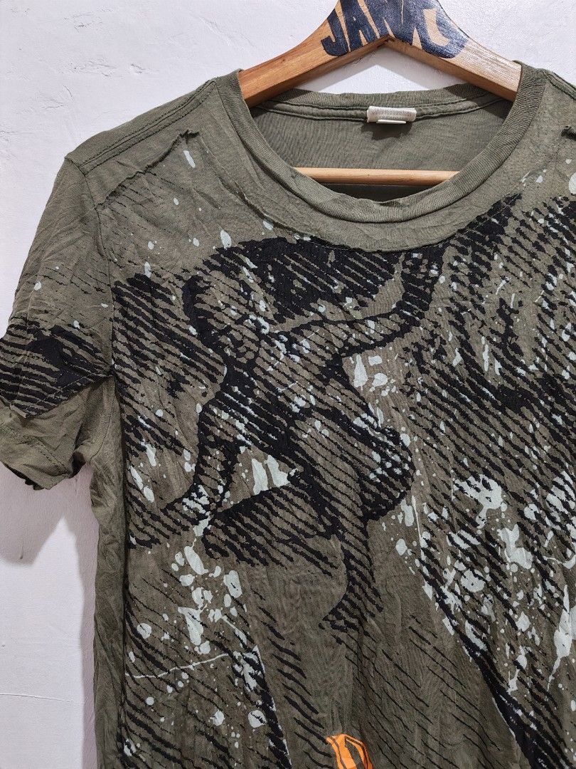 DIESEL FREE AND EASY SURF MAN GRAPHIC (Category: Formal Shirts) located in Pili. Submitted by janrypalmerodelima (Listing ID 1461469646, Image 3). Description: DIESEL FREE AND EASY SURF MAN GRAPHIC DIMES: 24x16 CONDITION: EXCELLENT COLOR RATE: 10/10 ISSUE: NONE.