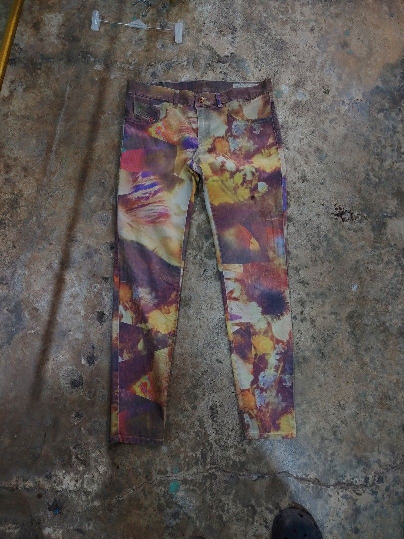 DIESEL MULTI COLOR JEANS (Category: Jeans) located in Bislig. Submitted by tuazons21 (Listing ID 1461412387, Image 2). Description: SIZE 30 LENGTH 35-36 CR 9.8/10 EXCELLENT CONDITION.