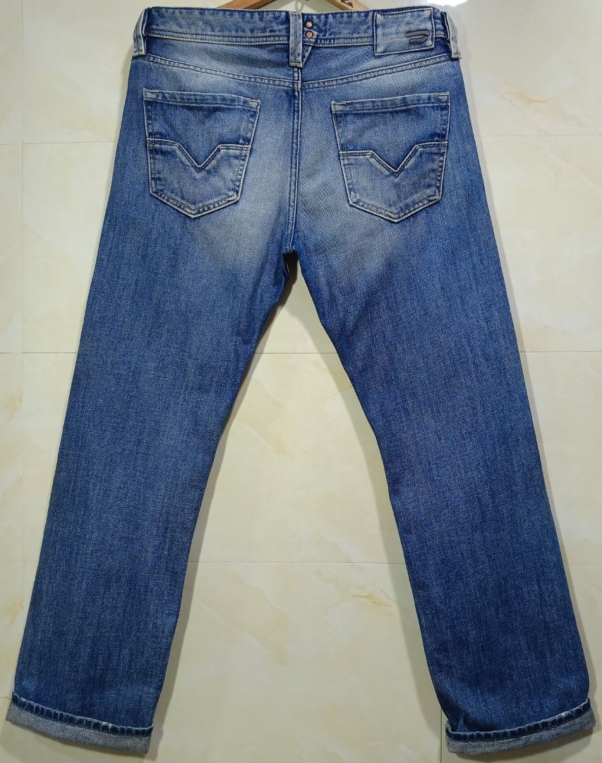 diesel selvedge acidwashed fade (Category: Jeans) located in Talisay. Submitted by burdagz13 (Listing ID 1461447784, Image 3). Description: condition: slightly used colorrate: 10-10 issue: none 💸 First pay basis only 🚀 J&T shipping nationwide (doortodoor).
