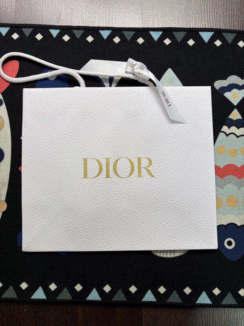 Dior paperbag (Category: Luxury Accessories) located in Manila. Submitted by urbanwear (Listing ID 1461334544, Image 1). Description: .