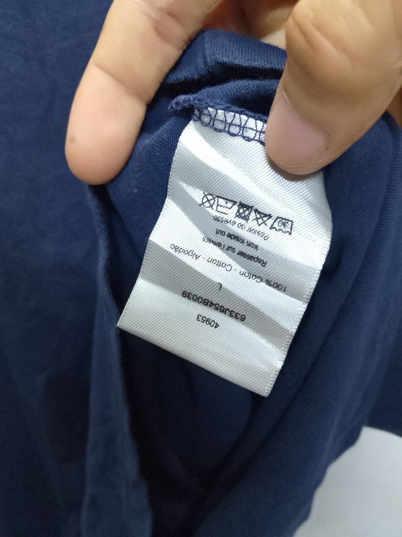 dior tee (Category: Tshirts & Polo Shirts ) located in Valenzuela. Submitted by joshwrldselection (Listing ID 1461556421, Image 3). Description: medium - large very good condition need wash only thrift..