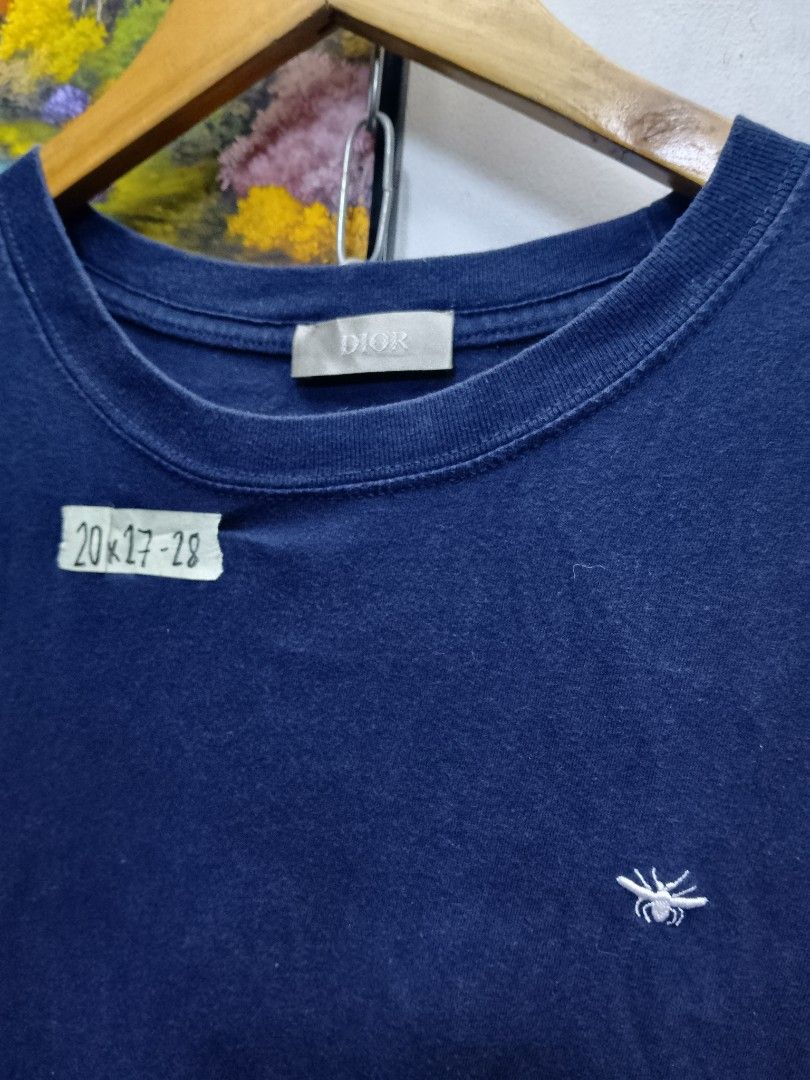 dior tee (Category: Tshirts & Polo Shirts ) located in Valenzuela. Submitted by joshwrldselection (Listing ID 1461556421, Image 2). Description: medium - large very good condition need wash only thrift..