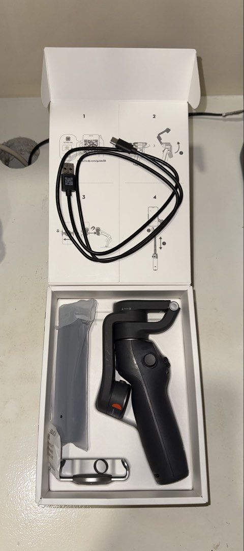 DJI Osmo Mobile 6 (Category: Gimbals & Stabilizers ) located in San Mateo. Submitted by enzost (Listing ID 1461441695, Image 2). Description: Complete with box and bag. RFS: No longer being used..