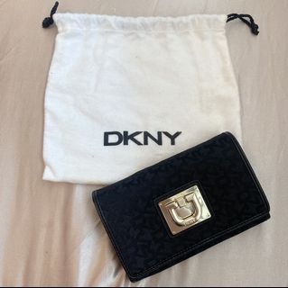 (Category: ) located in . Submitted by pr3ttysboutique_pt2 (Listing ID 1461395230, Image 1). Description: .