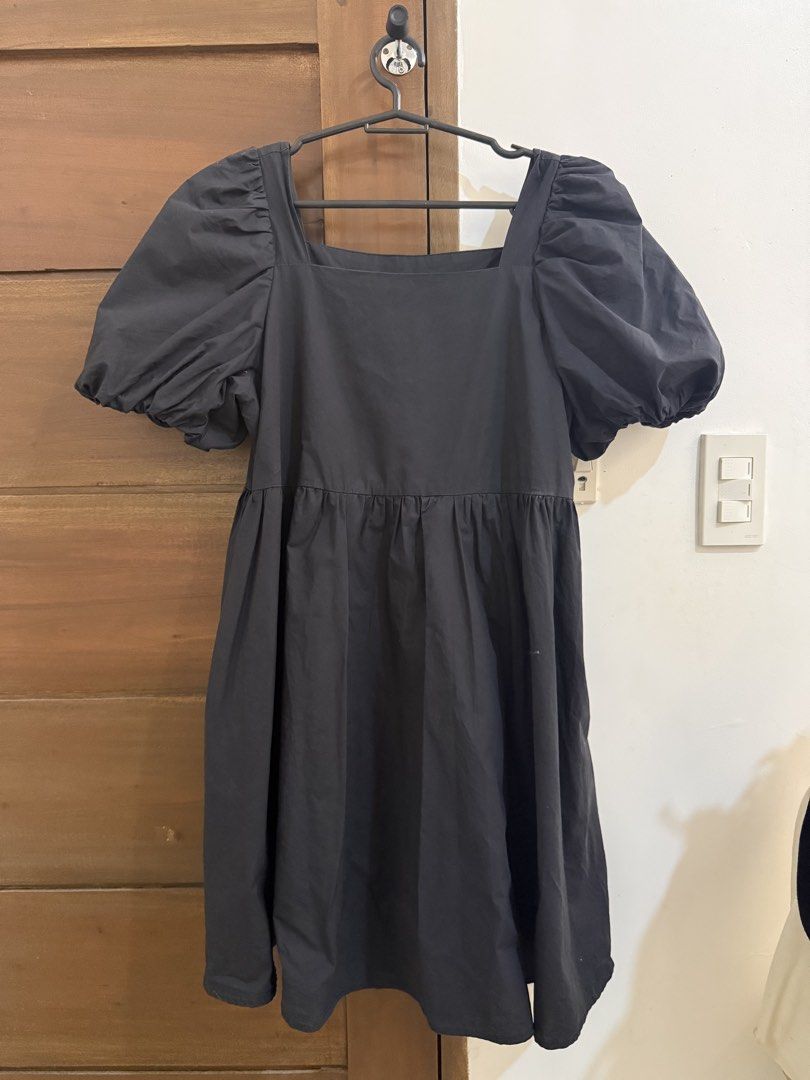 Doll dress (Category: Dresses) located in Apalit. Submitted by bagoodiesonig (Listing ID 1461463845, Image 1). Description: Small-med size.