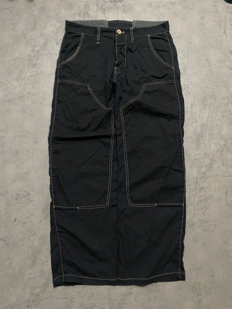 Double knee pants (Category: Jeans) located in Batangas. Submitted by yuellll (Listing ID 1461364498, Image 1). Description: DOUBLE KNEE CATPENTER PANTS 🚨Please check all details before commenting. 📌 ITEM DETAILS Width:34 Length:41.5 Thigh:13.5 Hem:10.5 Color rate:10/10 Condition:10/10 Issue: checknyo last pic - Relaxed fit black pants - Unique contrast stitching throughout - Button fly closure - Two front pockets and two back pockets - Small s